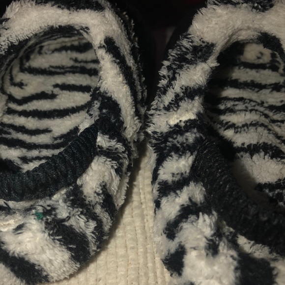 Zebra clogs🦓Choose 3 items for 10 - Picture 5 of 6